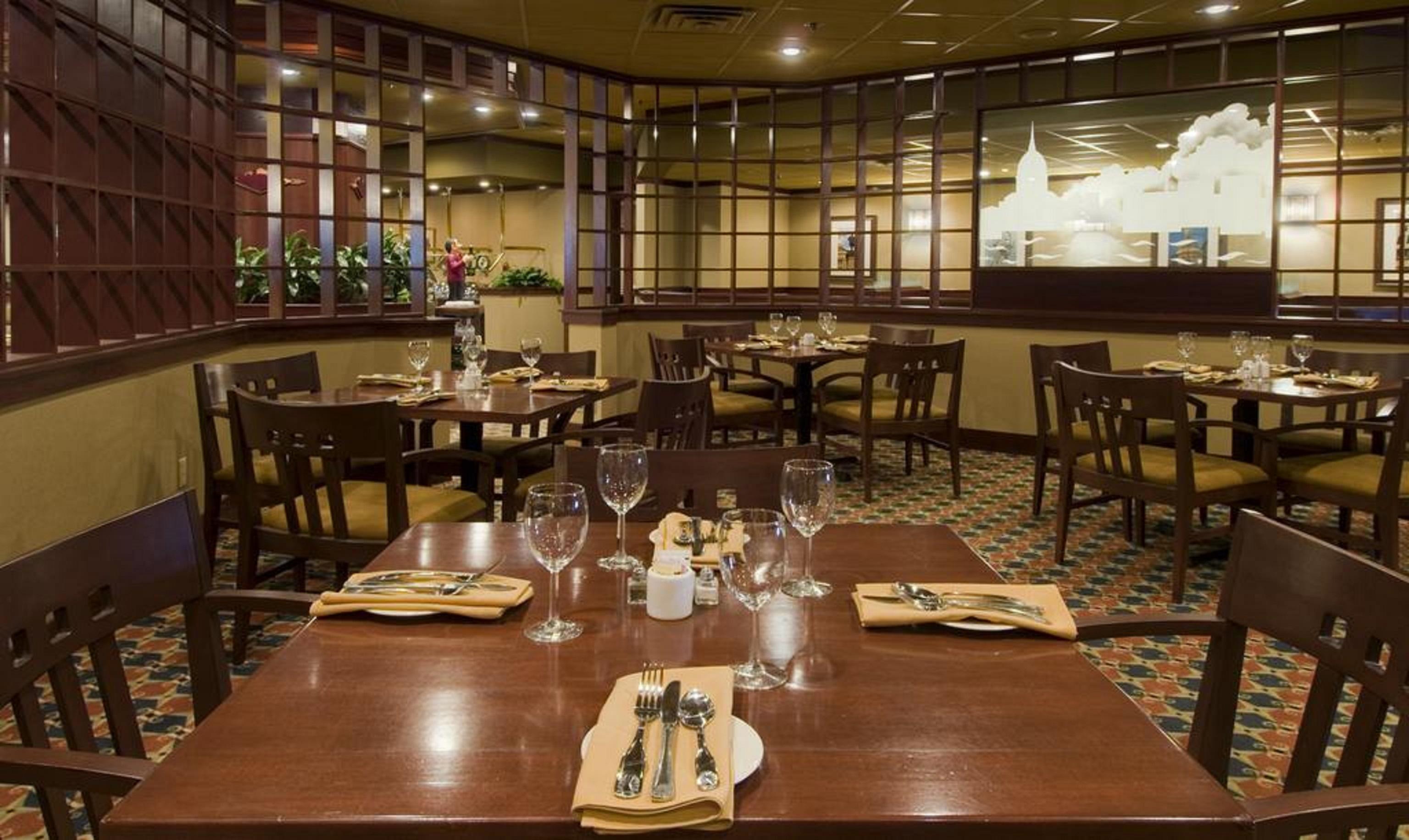 Hotel Doubletree By Hilton Lansing Servizi foto