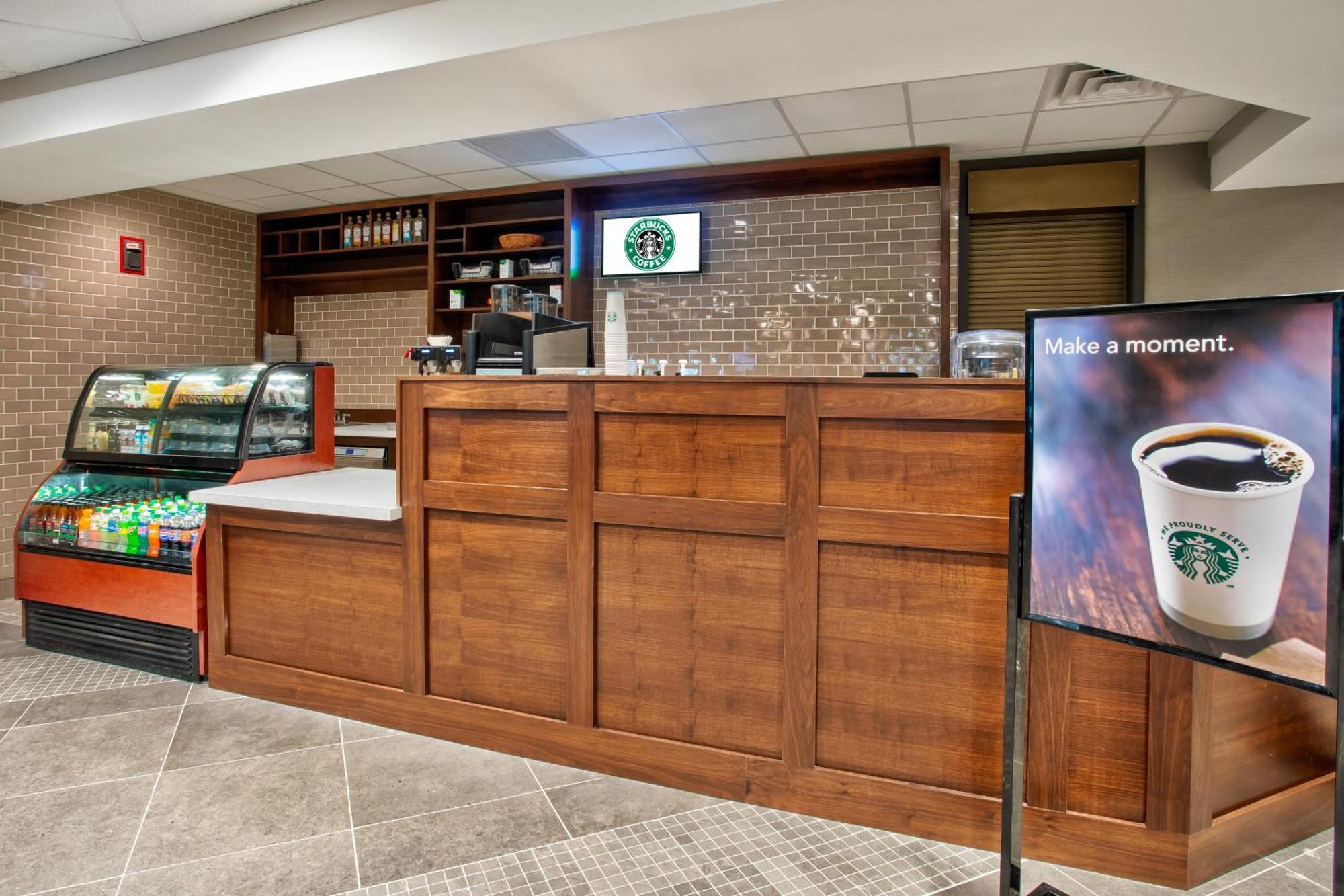 Hotel Doubletree By Hilton Lansing Esterno foto